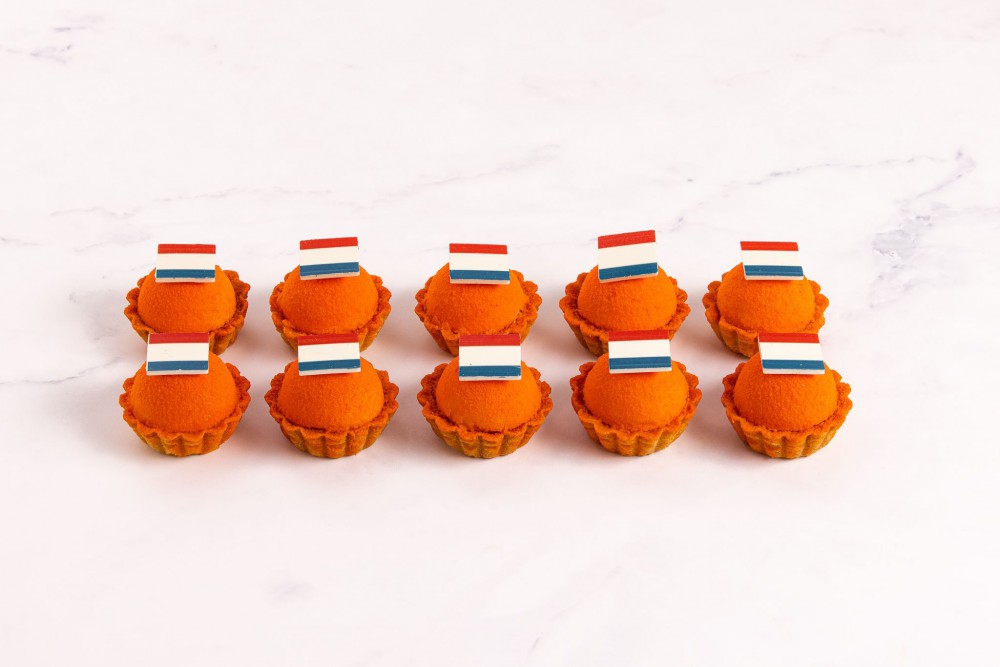 Bestel een Luxe Oranje Petit Fours (10 stuks)