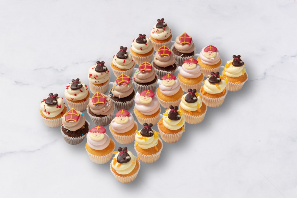 Bestel een Sinterklaas mini cupcakes (24 stuks)