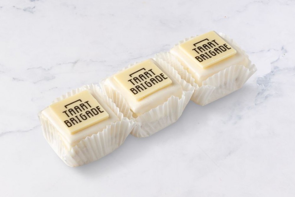 Bestel een Witte Petit Fours